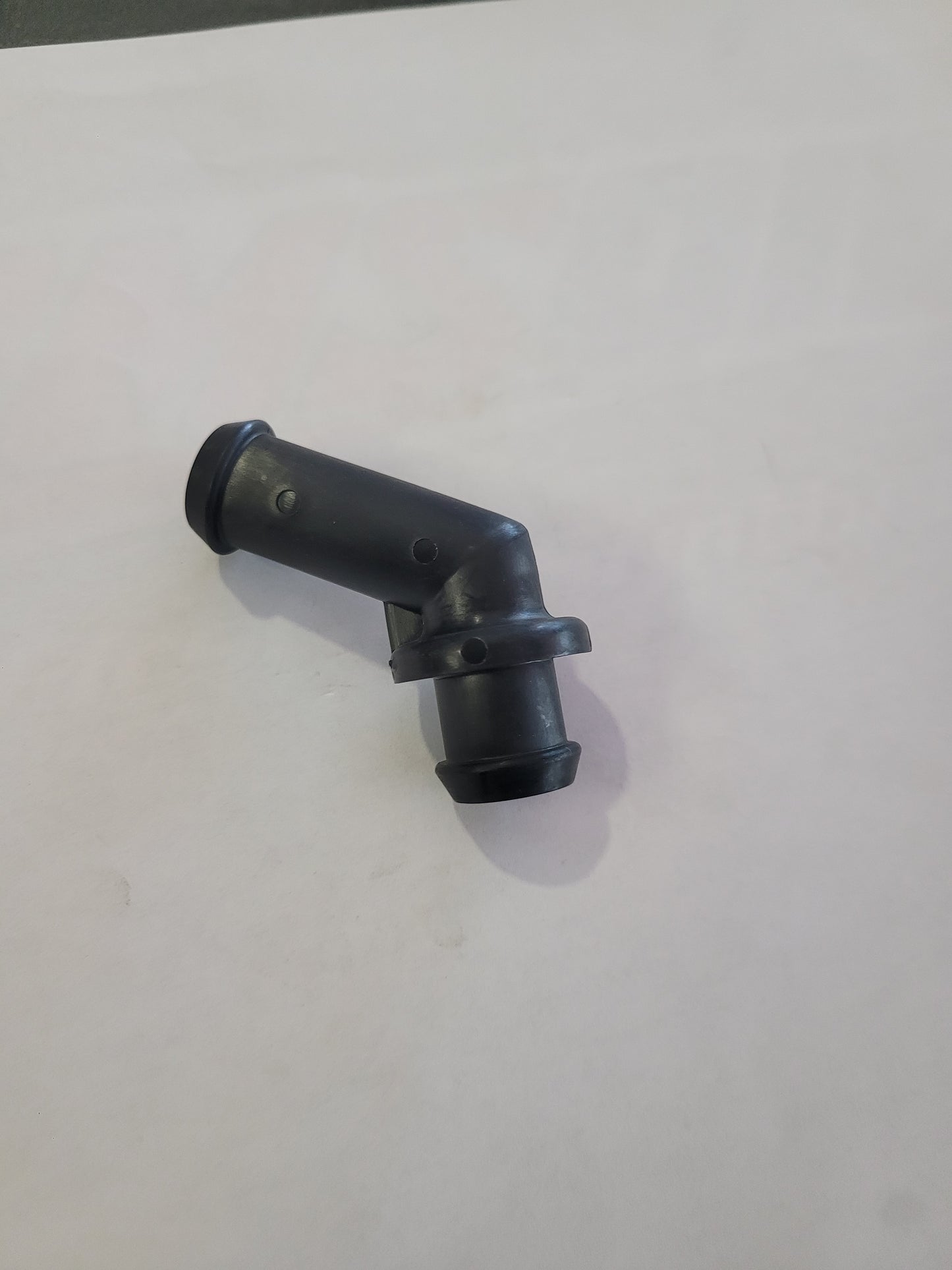 Breather Tube Elbow crusader R004013C