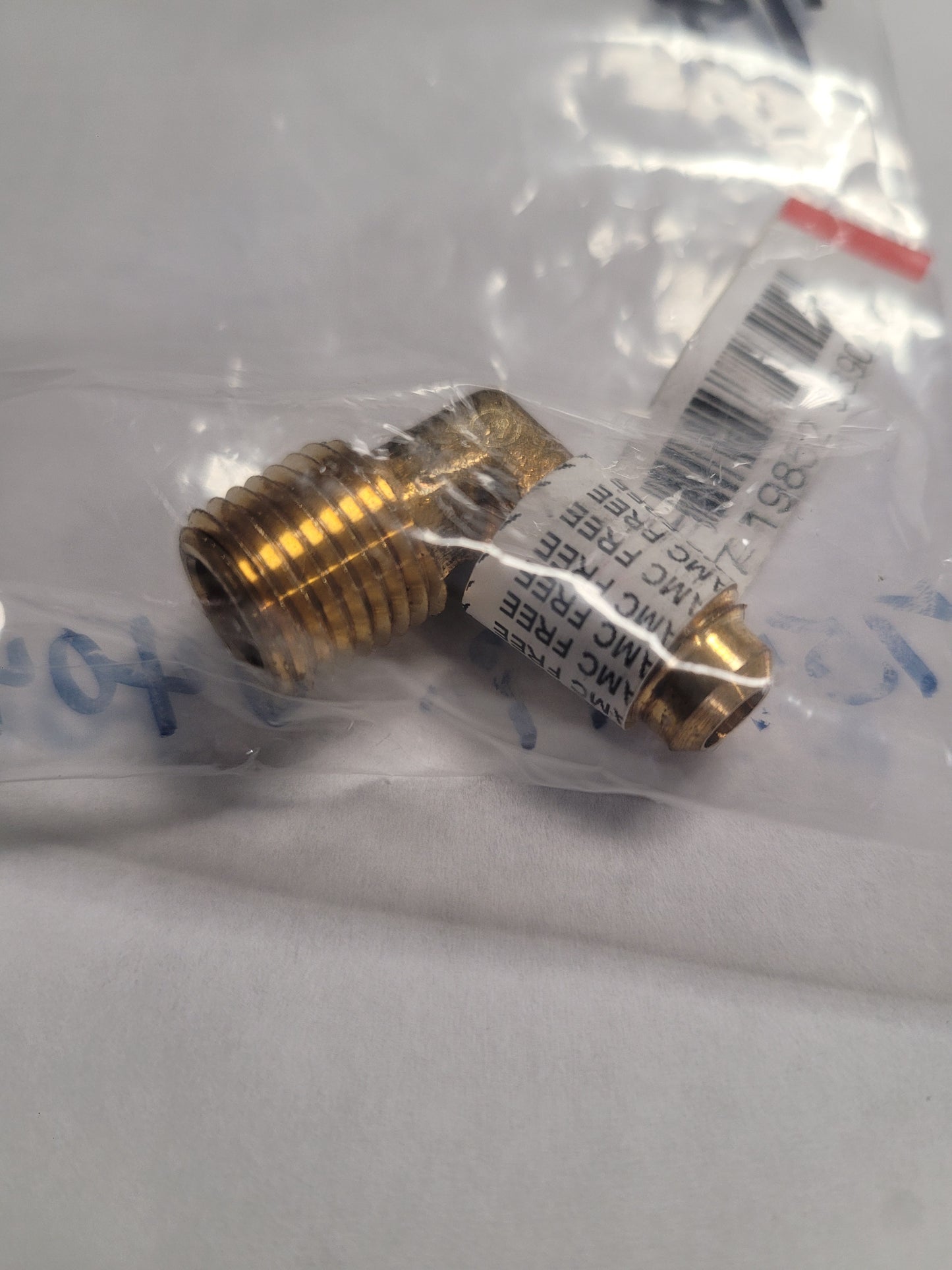 1/4"MPT x 1/4" Flare 90 degree