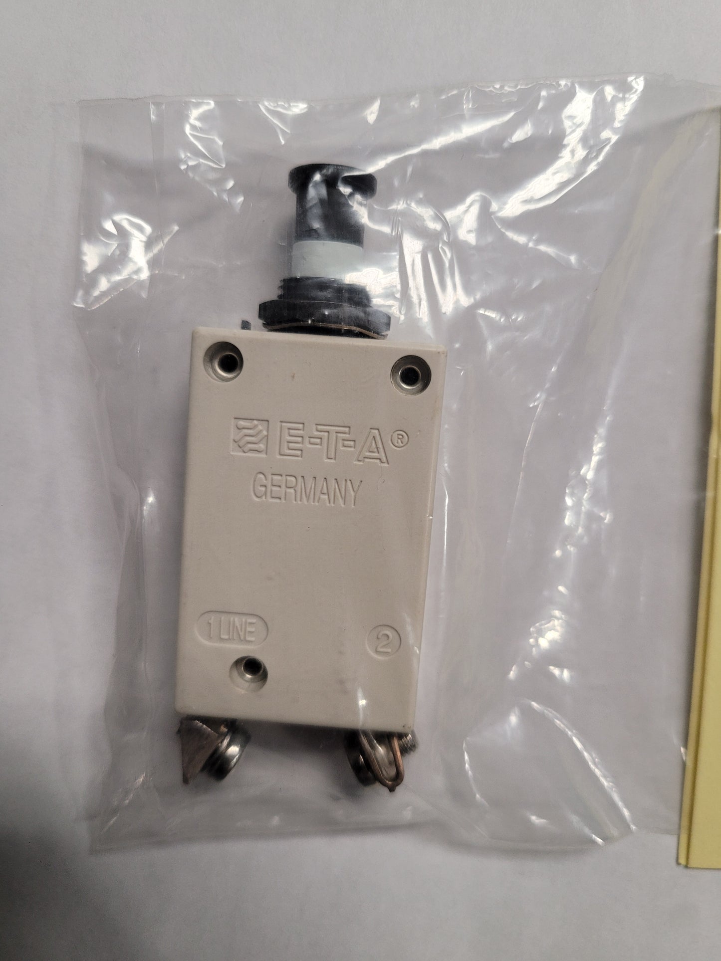 Push/Pull 10A Circuit Breaker