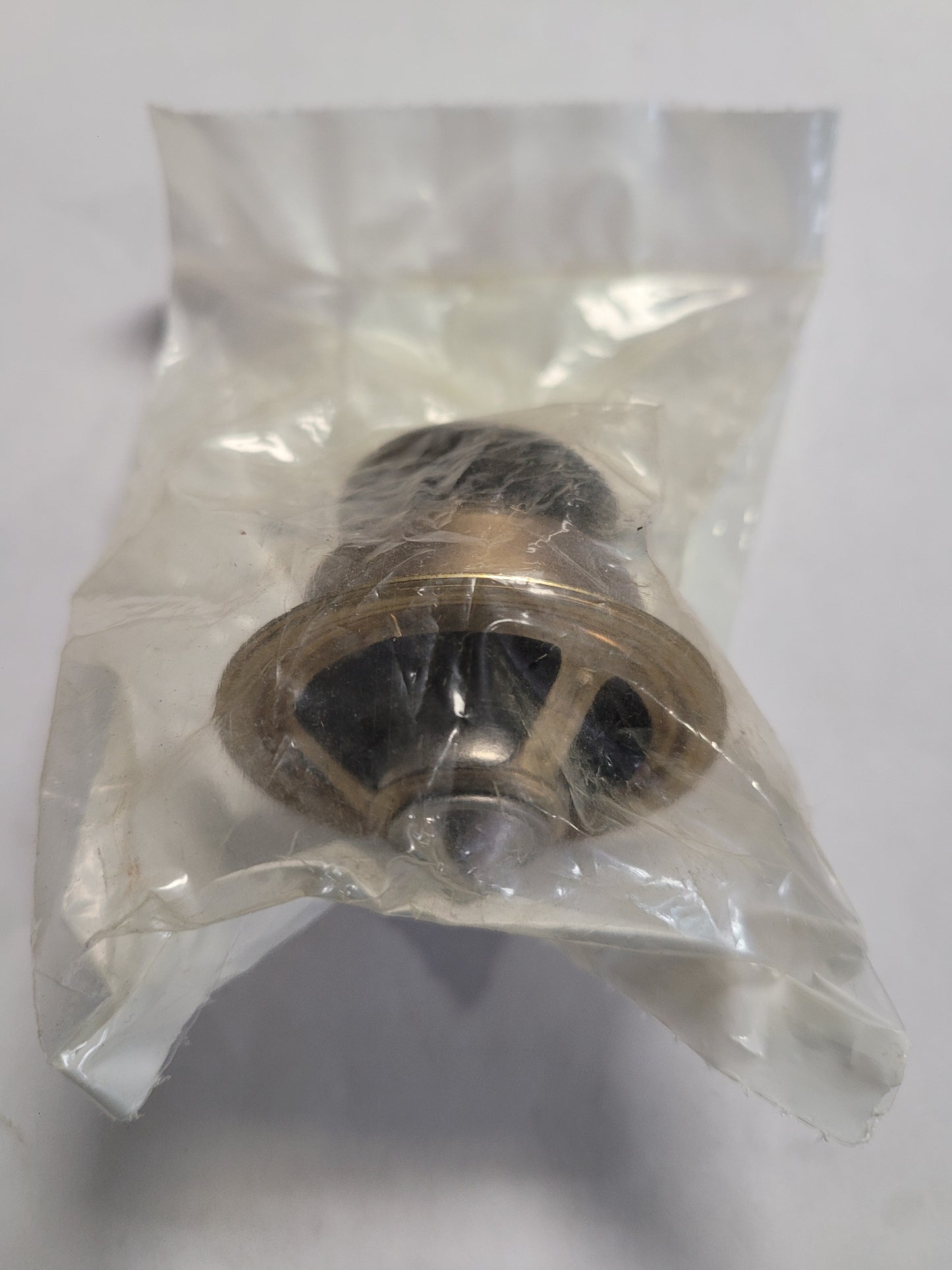 Thermostat, (NOS) Volvo 22437602