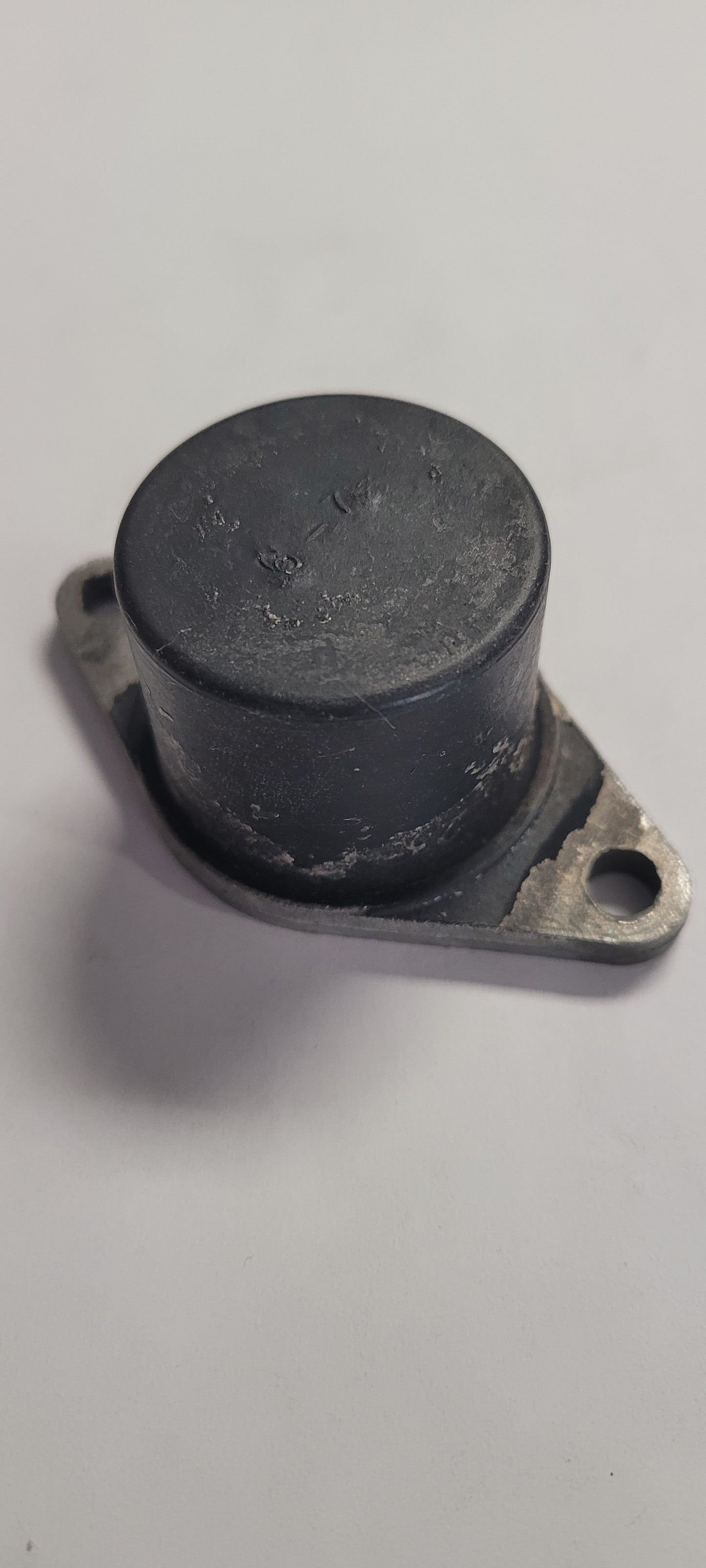 THRUST MOUNT ASSEMBLY, Vintage (NOS) Omc 382388