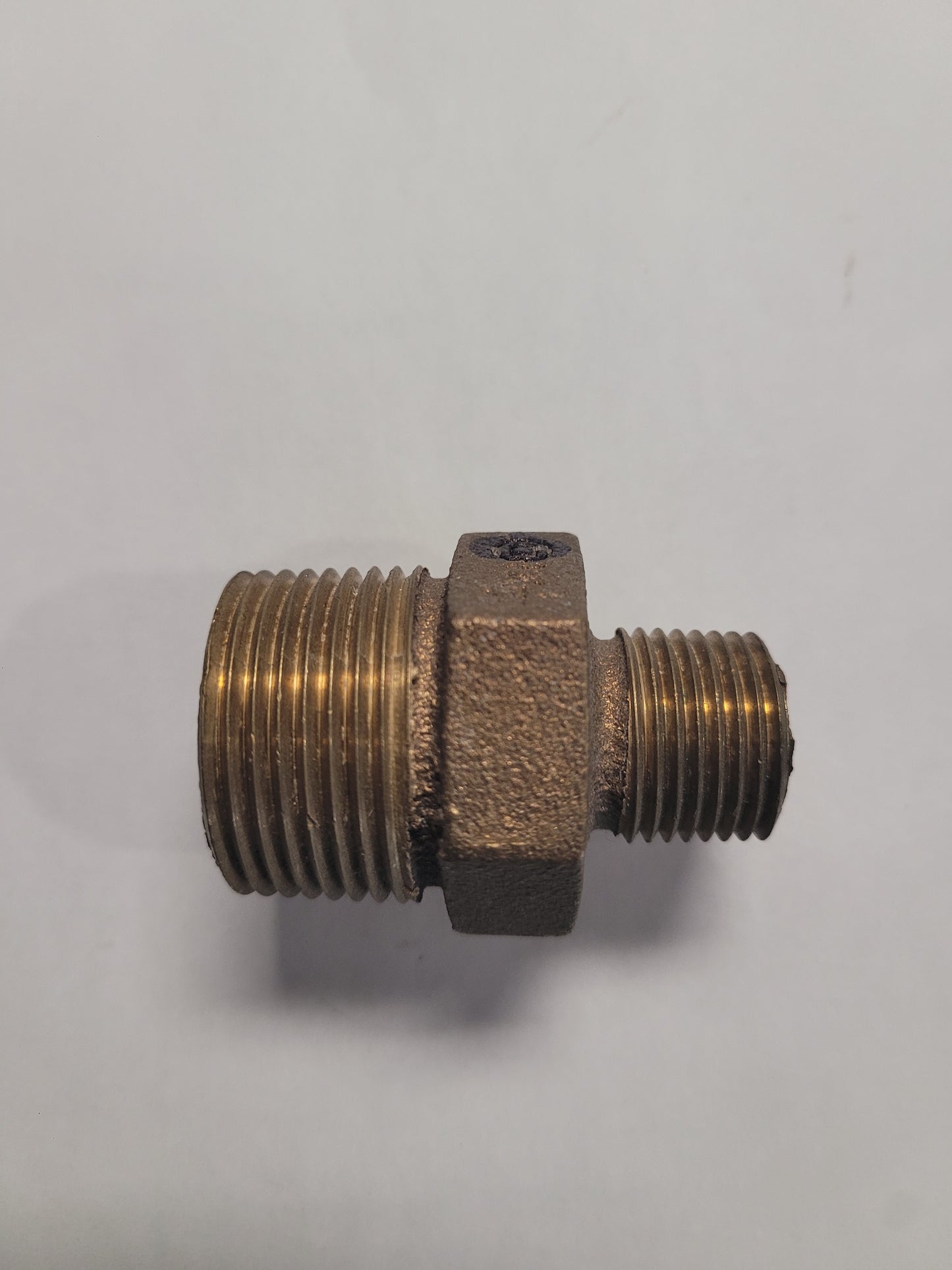 1" X 1/2" BRASS HEX NIPPLE
