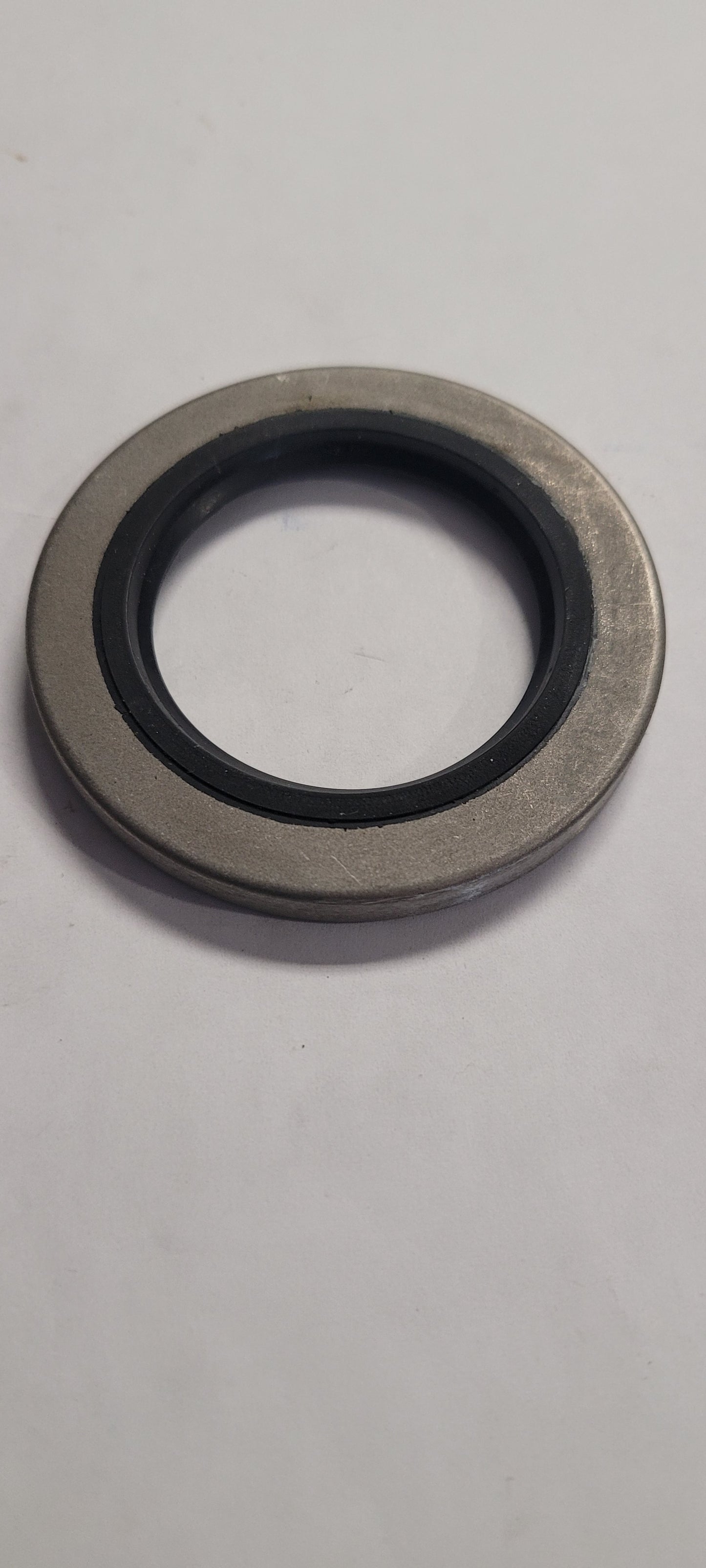SEAL, Bearing retainer, Vintage, (NOS) 981268