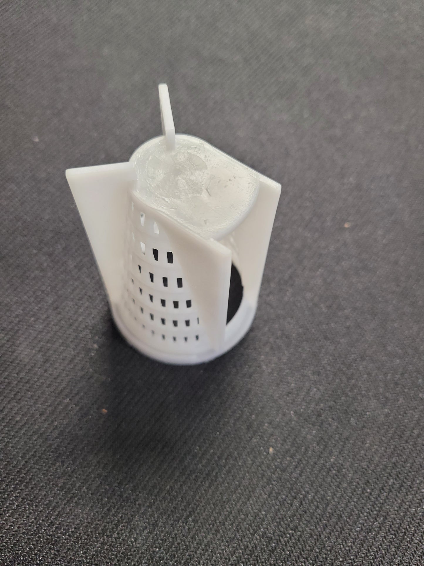 Strainer, Vintage, (NOS) Volvo 831910