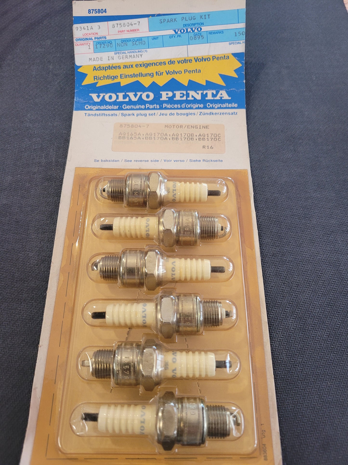 Spark Plug Kit, Vintage, (NOS) Volvo 875804