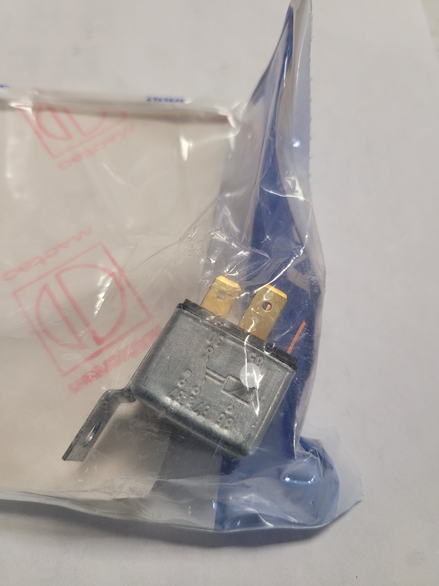 Relay, Vintage, (NOS) Volvo 876040