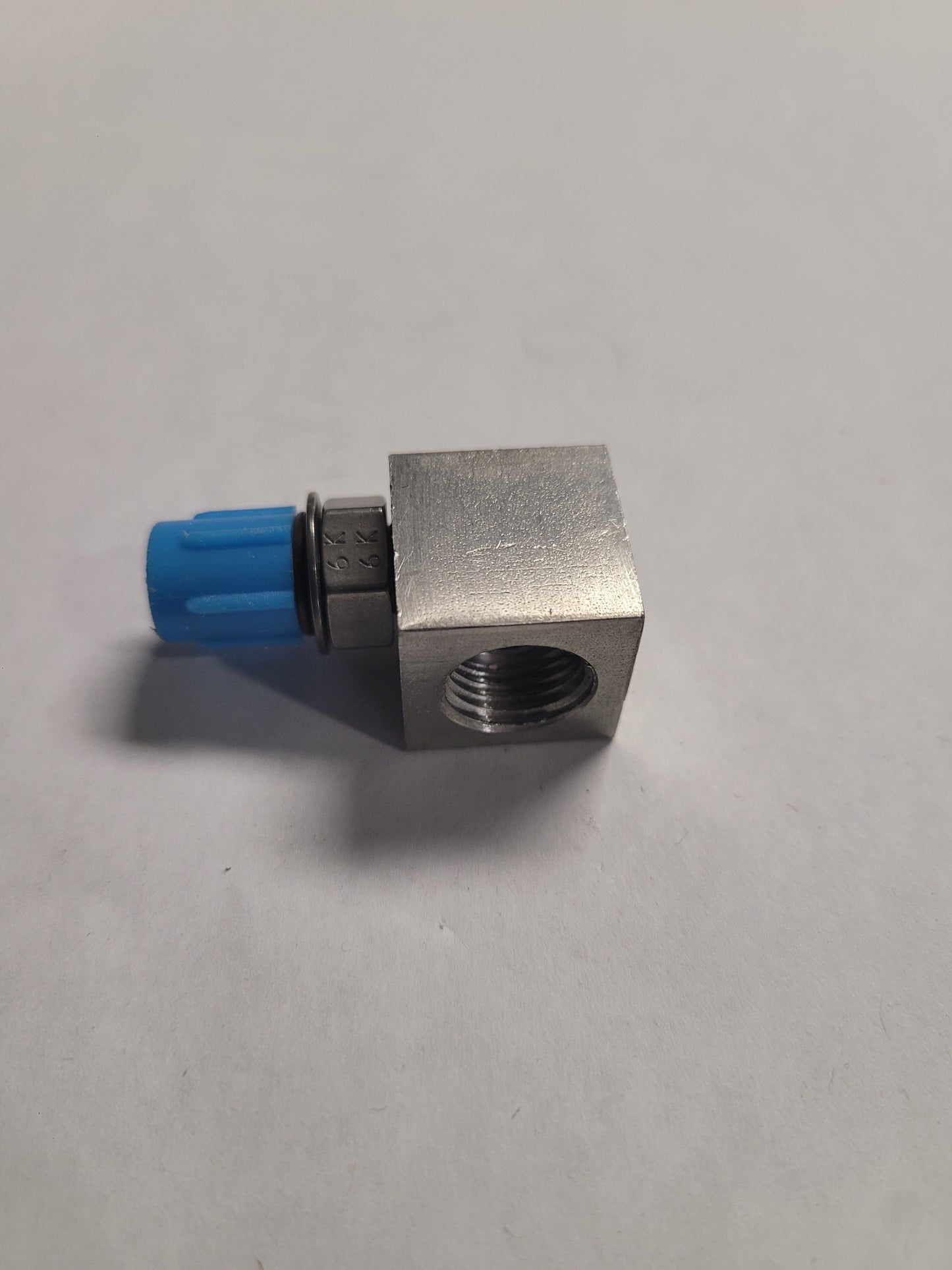 Fitting, fuel, (NOS) Volvo 3853545