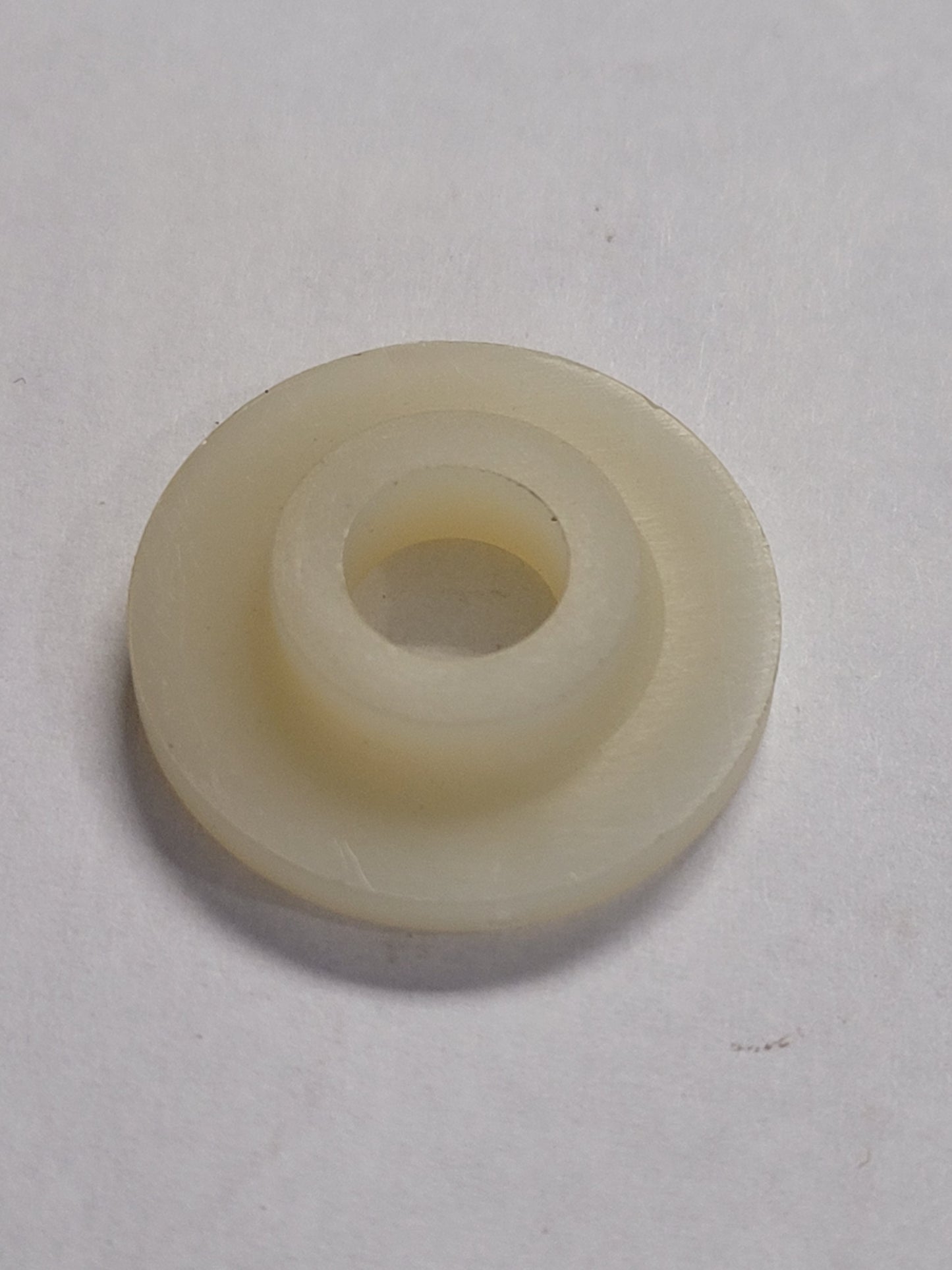 RETAINER , Nylon, OMC 909513, Vintage, (NOS)
