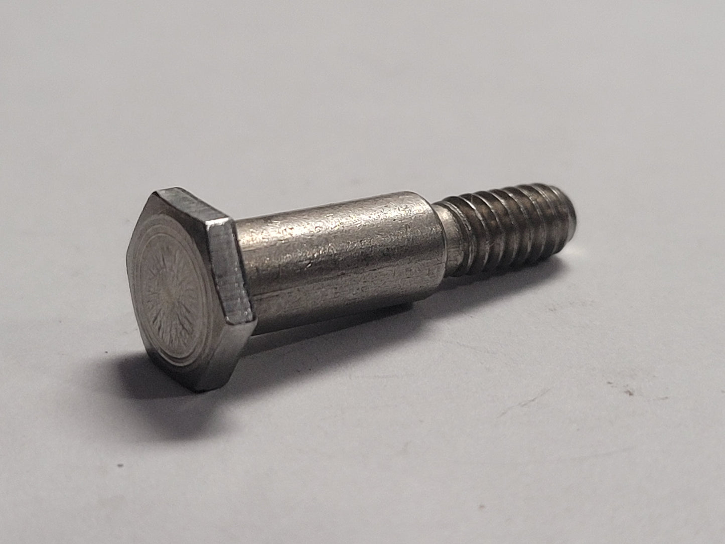 SHOULDER SCREW, OMC 312831, (NOS)