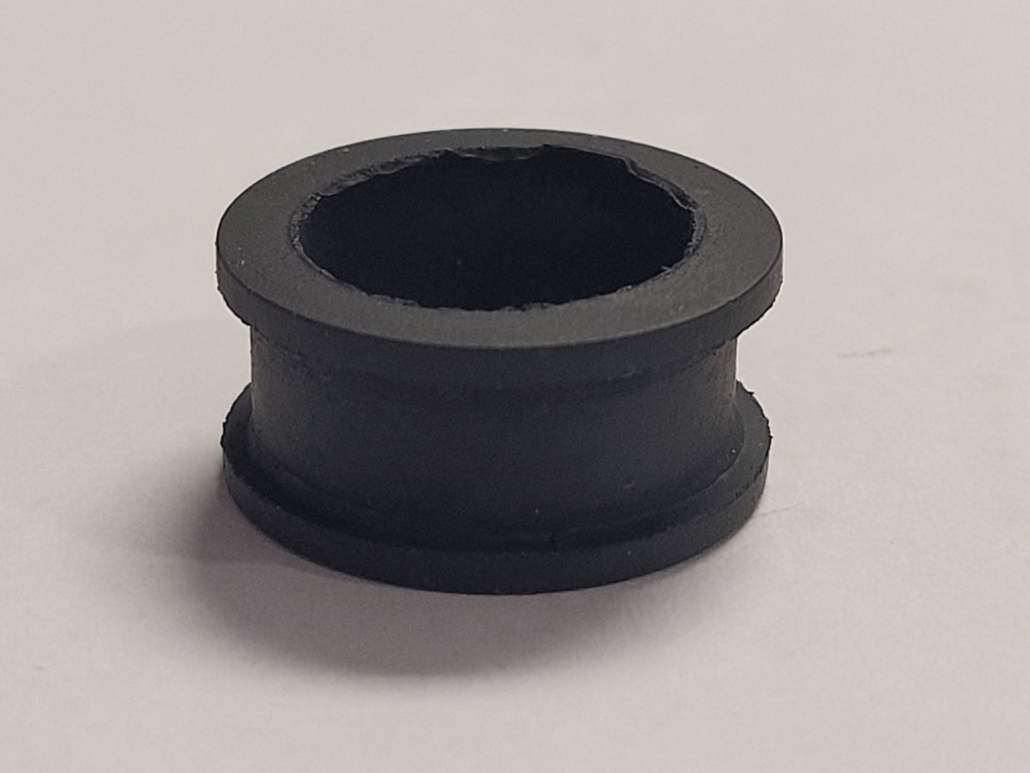 Grommet, Valve, OMC 316132, Vintage, (NOS)