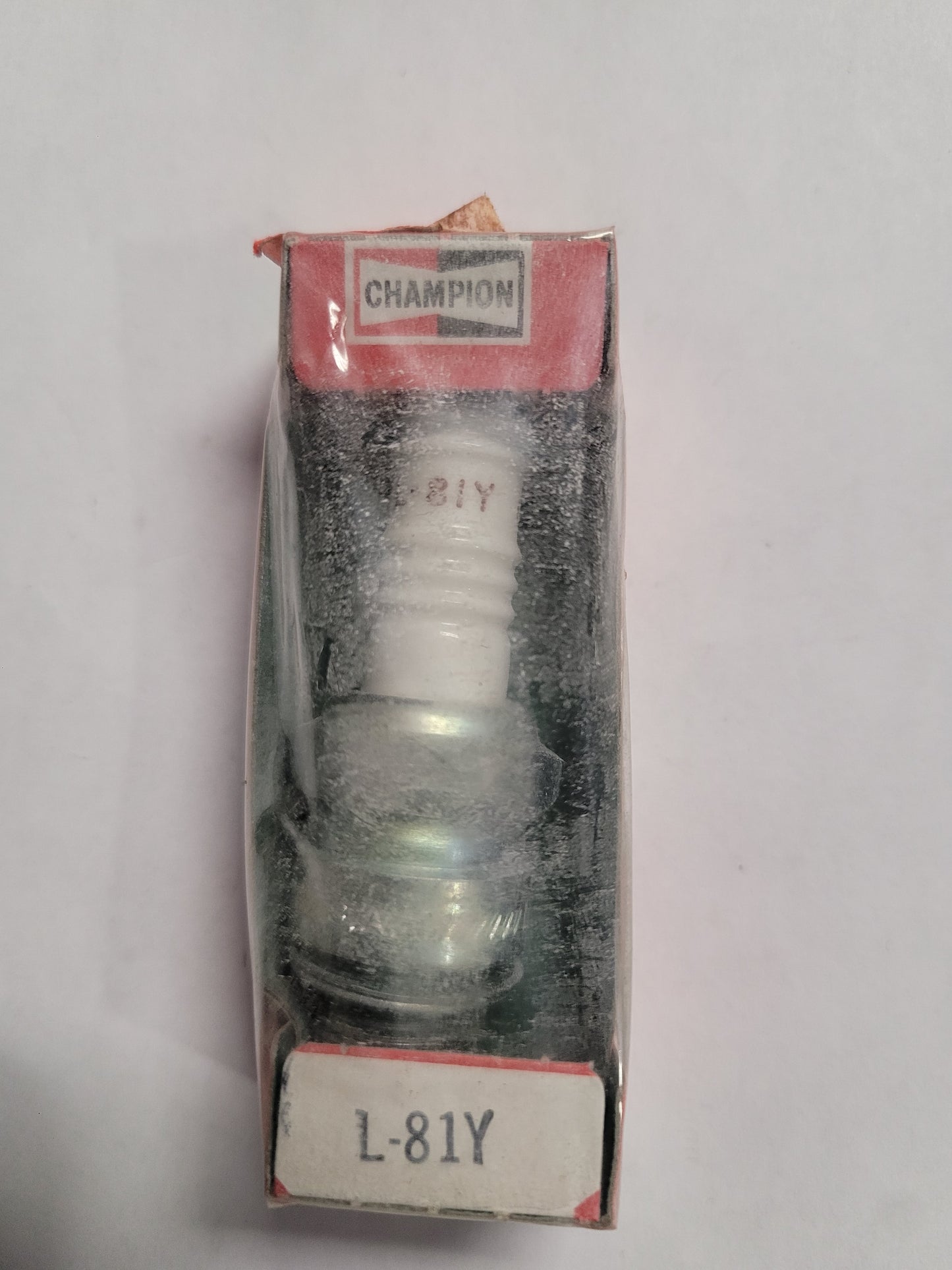 Champion L-81Y Spark Plug, (NLA) (NOS)