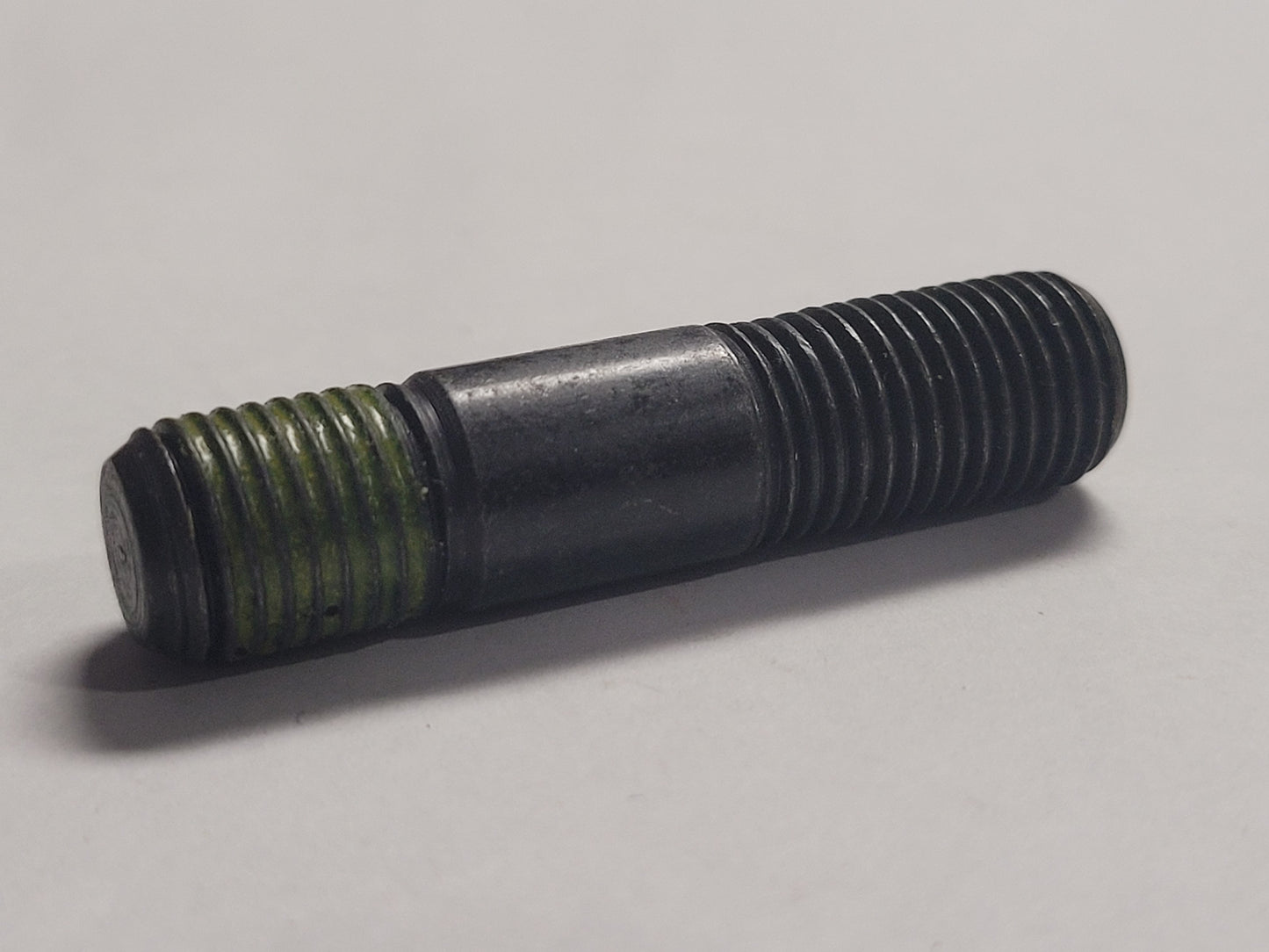 Stud, Volvo 3853274