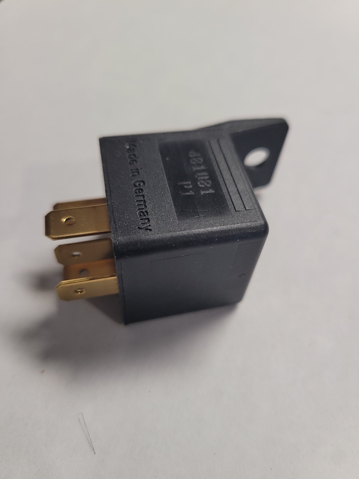 Relay, (NOS) Volvo 241812