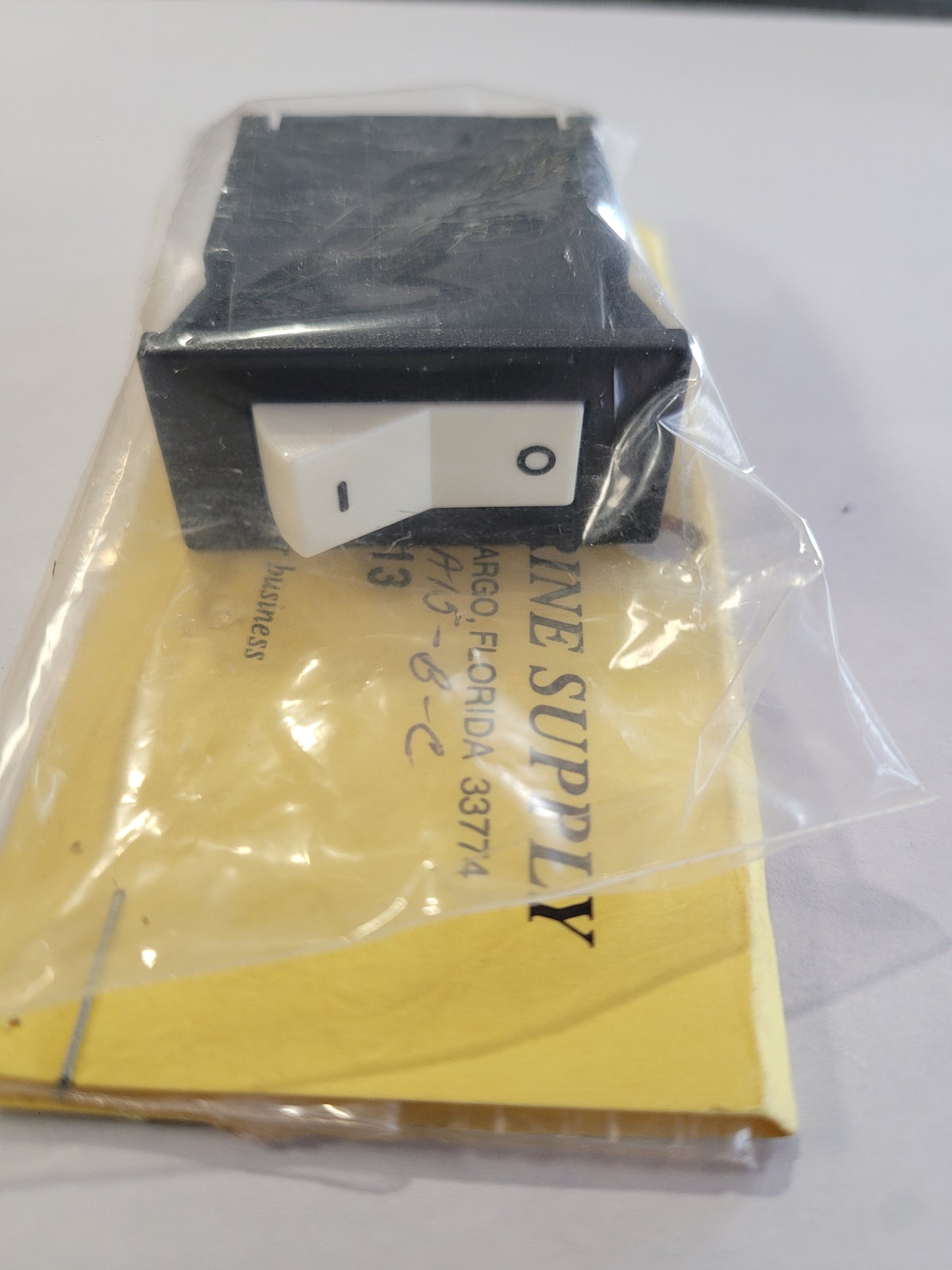 Rocker panel mount circuit breaker 10A Carling