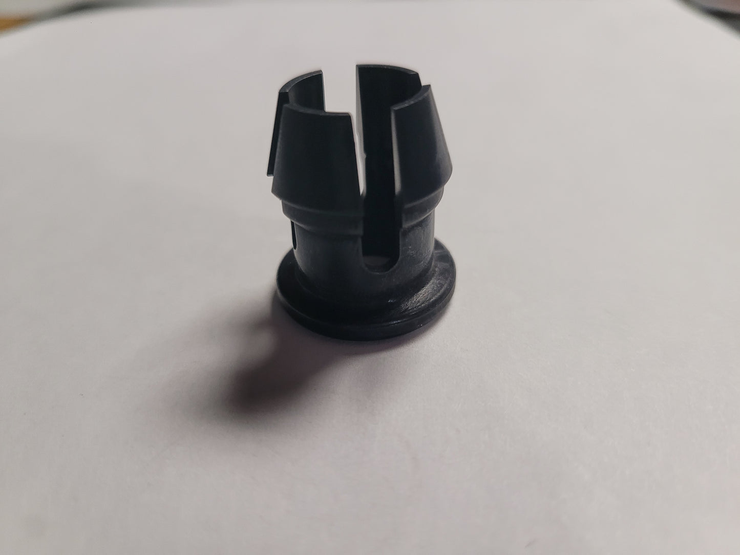 GROMMET, Drain indicator, OMC 330971, (NOS)